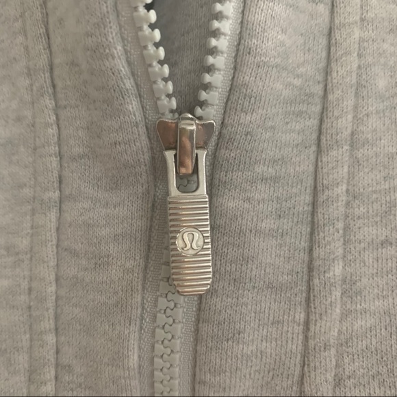 Asymmetric Lululemon zip hoodie - Picture 6 of 15
